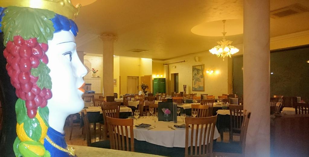 Hotel Ristorante Cordial Comiso Exterior photo