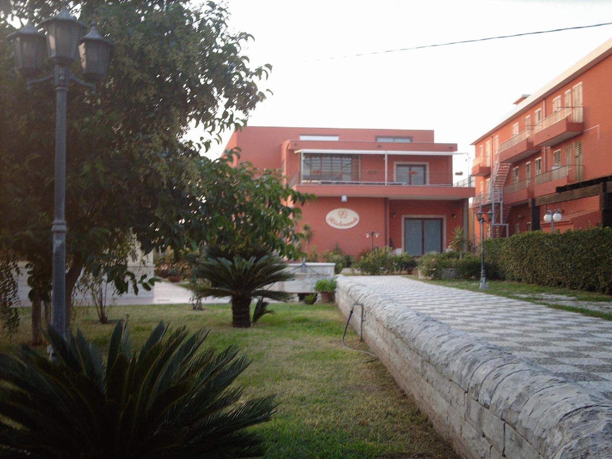 Hotel Ristorante Cordial Comiso Exterior photo